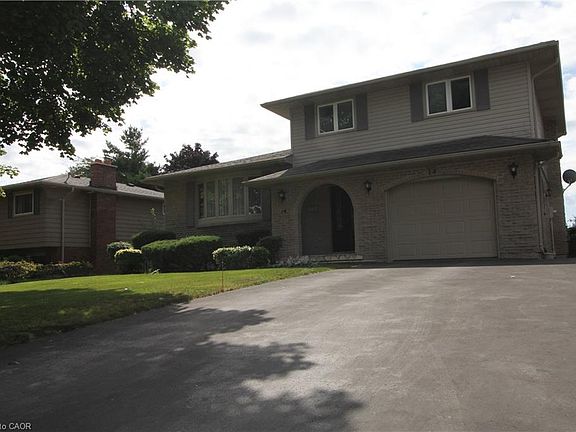 2nd image of 14 Berkley Cres