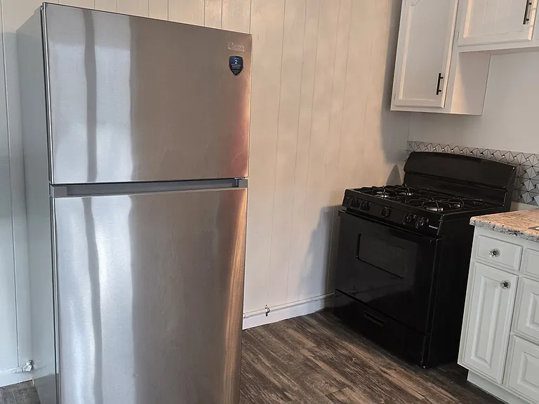 330 W Coler St #E — Photo 20