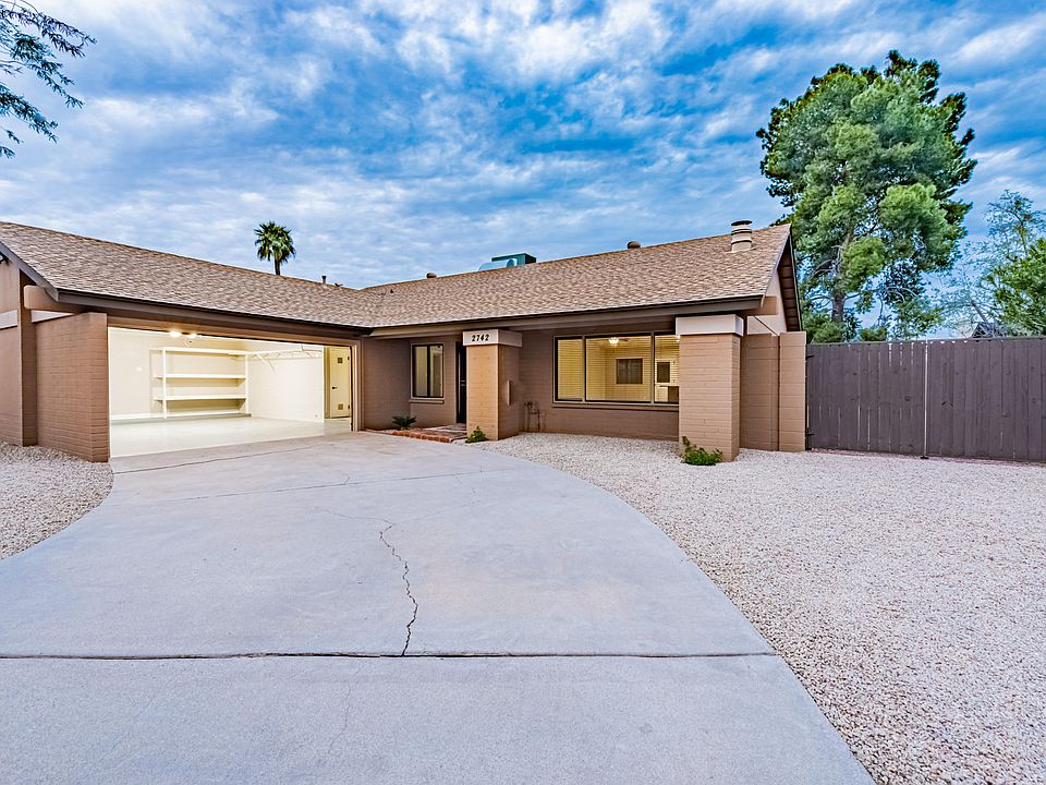 1st image of 2742 E Larkspur Dr
