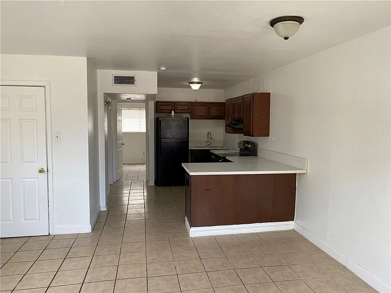1004 Austin St #5 — Photo 4