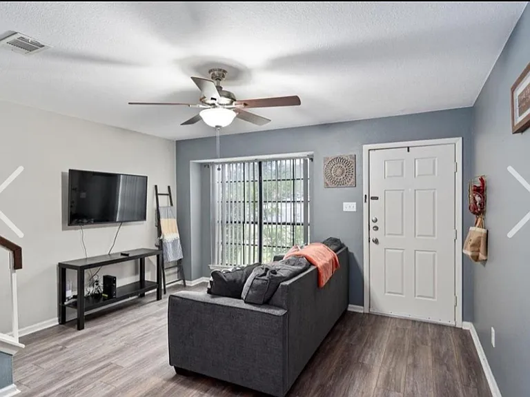 1009 Markham Ln #A — Photo 5