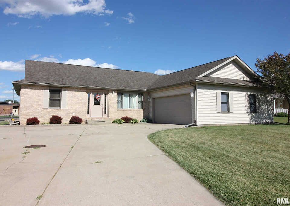 1st image of 402 Brookside Glen Dr