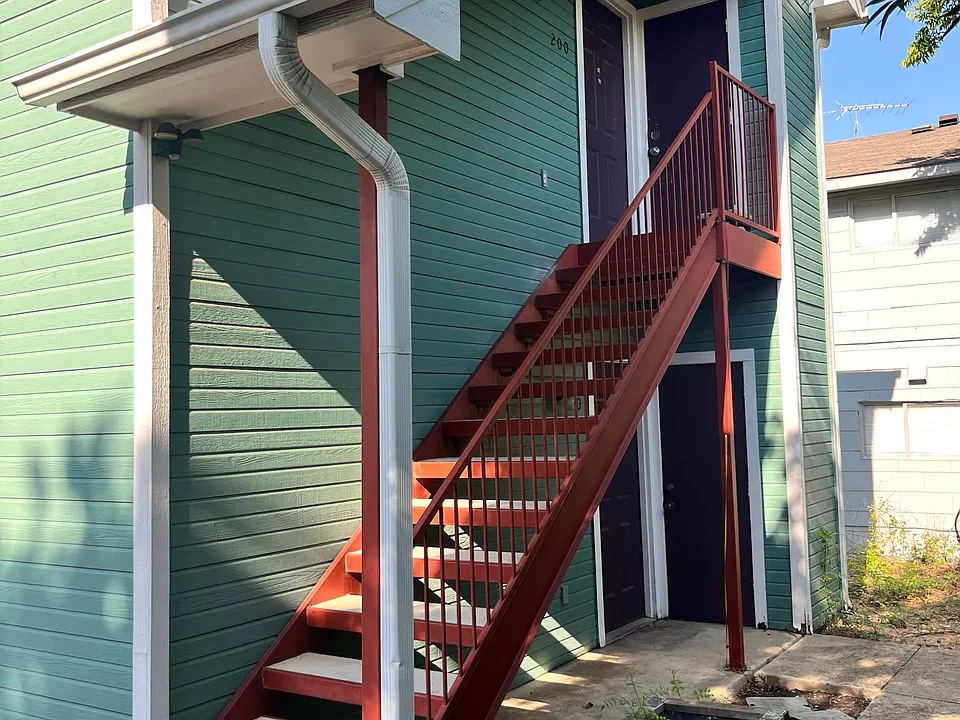 219 Bryan St #100