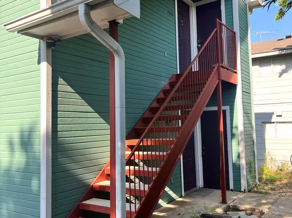 219 Bryan St #100, Denton, TX 76201