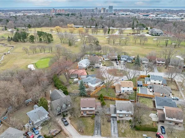 123 Otter Cres, Oakville, ON L6H 1E7