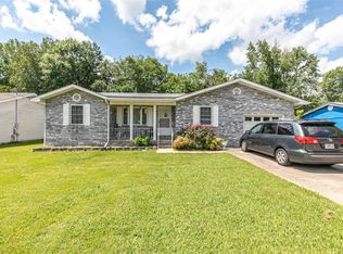 611 Carolyn Dr, Poplar Bluff, MO 63901