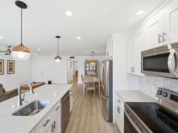 955 Circle Dr APT B, Delray Beach, FL 33445
