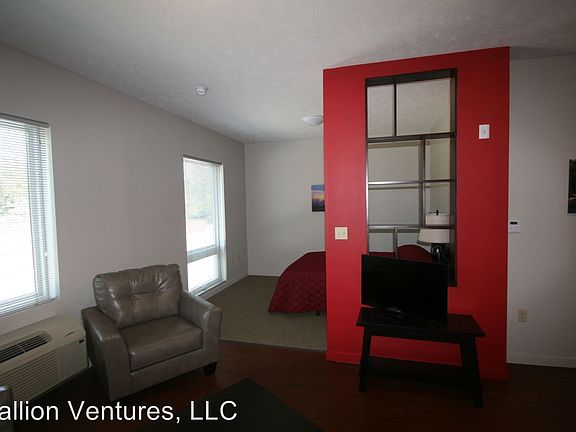 2nd image of 3455 Holdrege St APT 200
