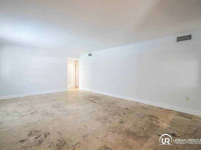 3265 Virginia St #11 — Photo 12