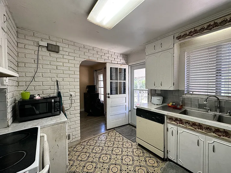 2240 Nome St — Photo 16