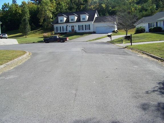 4th image of 8724 Finchwood Ln