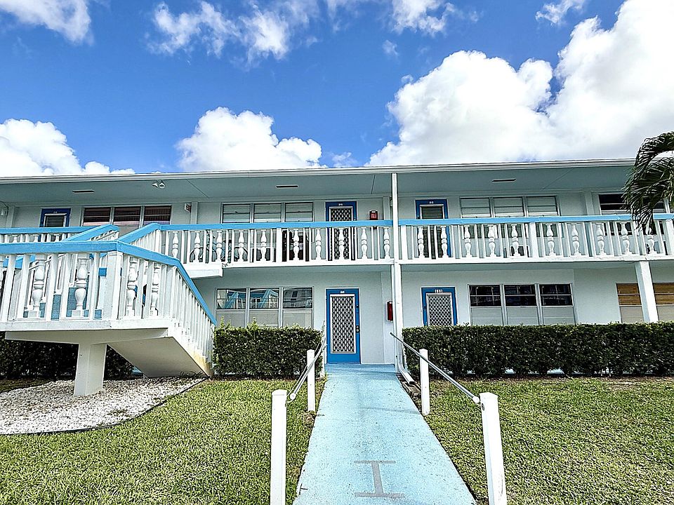 1st image of 122 Oakridge I