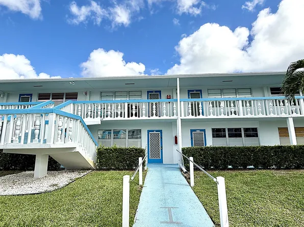 122 Oakridge I, Deerfield Beach, FL 33442