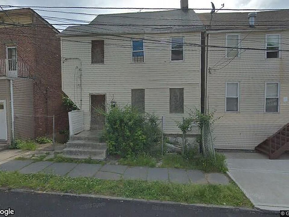 1st image of 305 York Ave