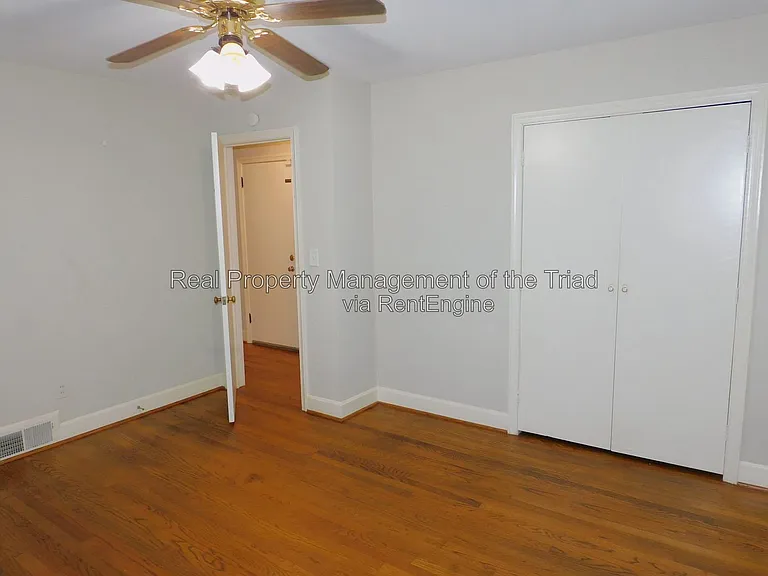 715 S Hawthorne Rd — Photo 10