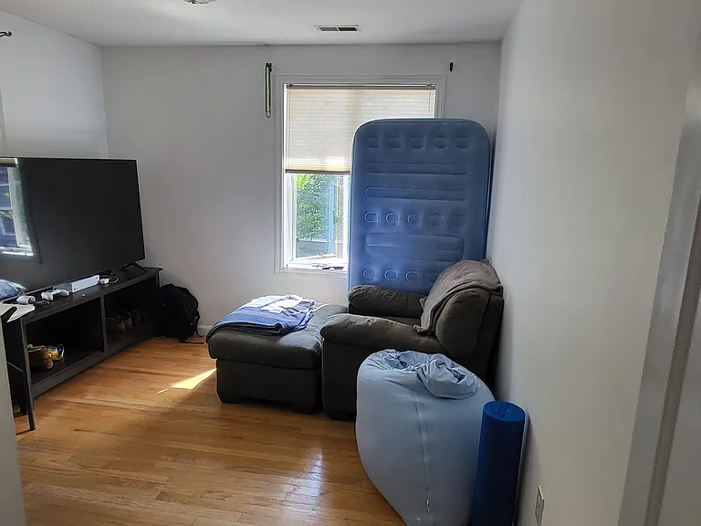 309 Beacon St S — Photo 13