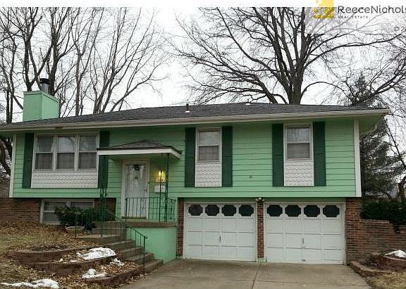 2nd image of 406 NE Sharon Dr