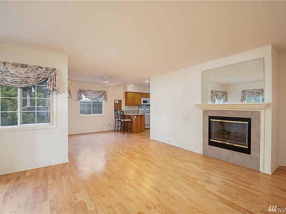 2nd image of 801 E Connecticut St