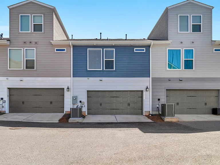 2211 Statesville Ave — Photo 29