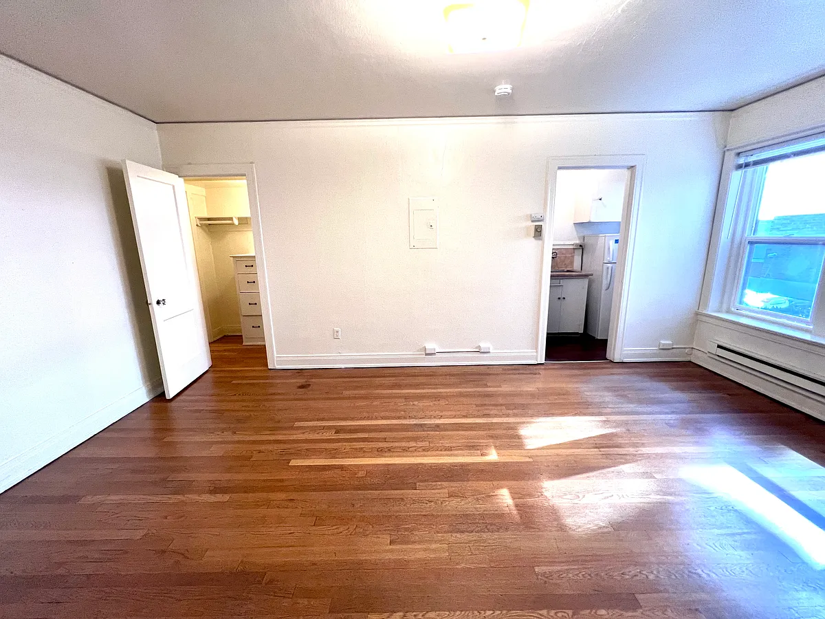 Building Photo - Levere Apartments