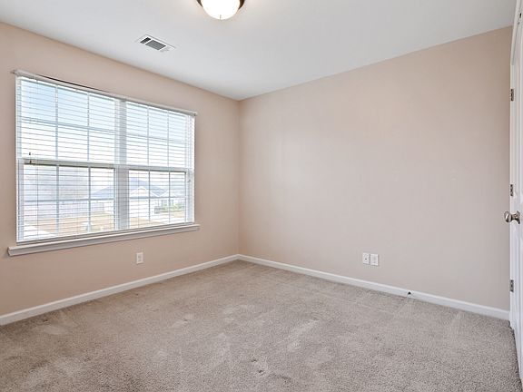 4th image of 51 Cumberland Dr NE