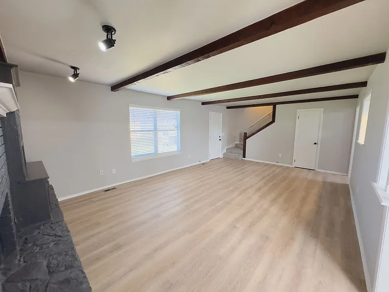 7028 Elk Canyon Rd — Photo 3