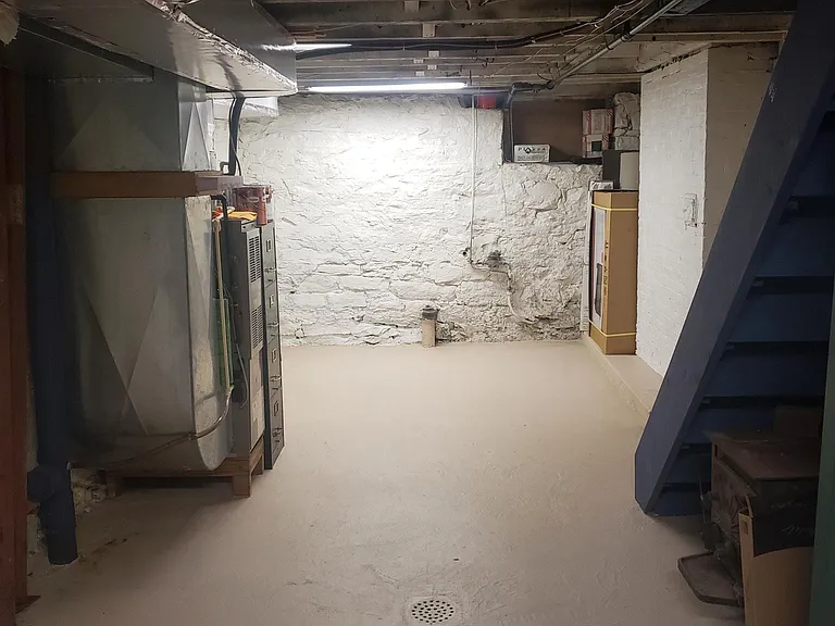 522 Lloyd St — Photo 11