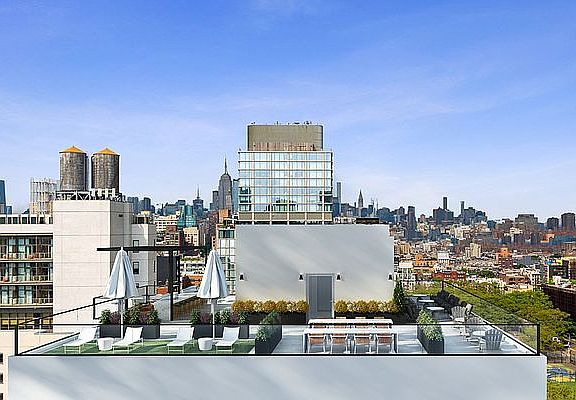4th image of 171 Chrystie St #13F