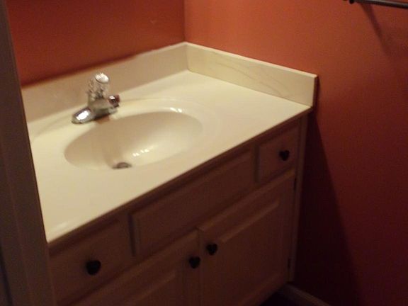 downstairs 1/2 bath