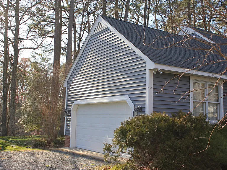 6060 Williamsburg Pkwy — Photo 3