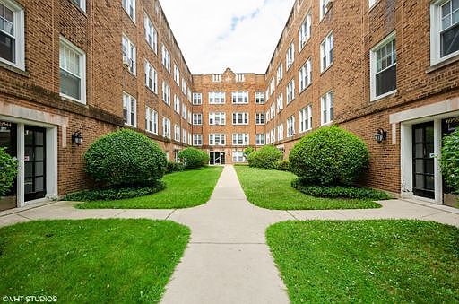 1st image of 1906 W Morse Ave APT 1