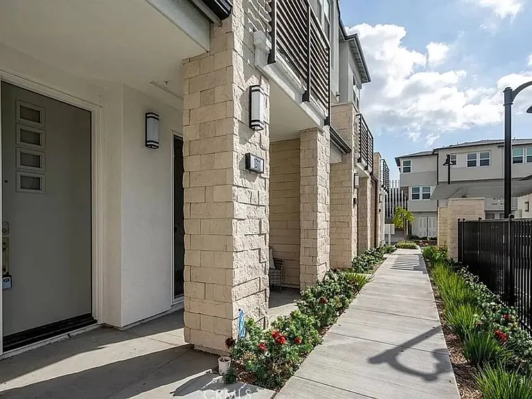 1311 W Cara Dr — Photo 28