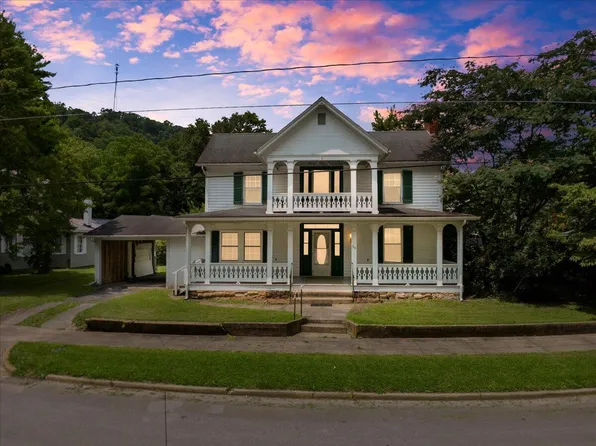 54 Wickham St, Alderson, WV 24910