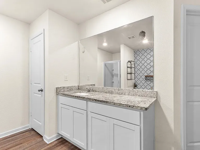 3335 Bridgewood Dr — Photo 18