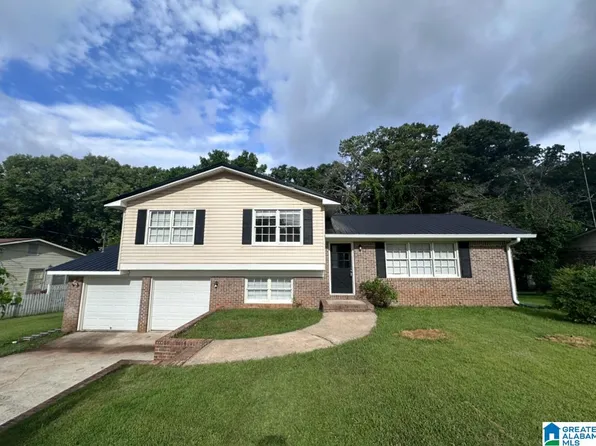 108 Hickory Ln, Talladega, AL 35160