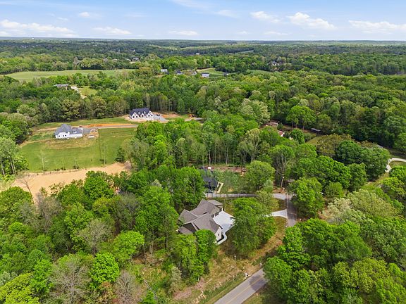 3rd image of 2957 Pace Rd