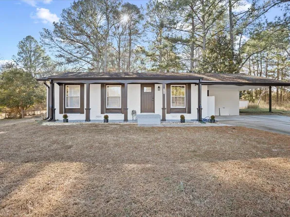 912 E Sanders St, Four Oaks, NC 27524