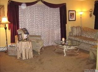 84 Cardinal Ln APT 2B, Islip, NY 11751