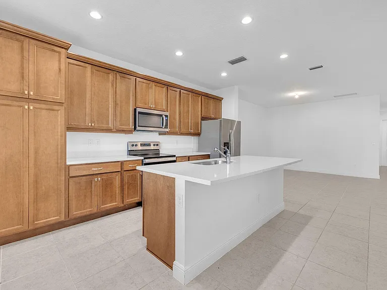 540 Sanderling Cir — Photo 3