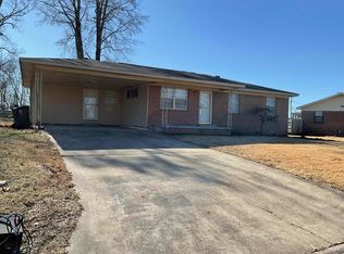 72 Plantation Dr, Little Rock, AR 72206