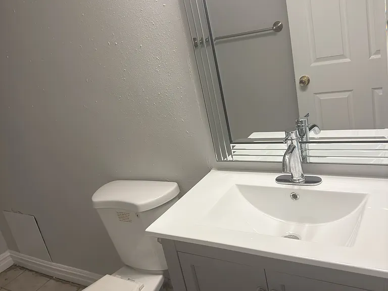 625 Vouray Dr — Photo 9
