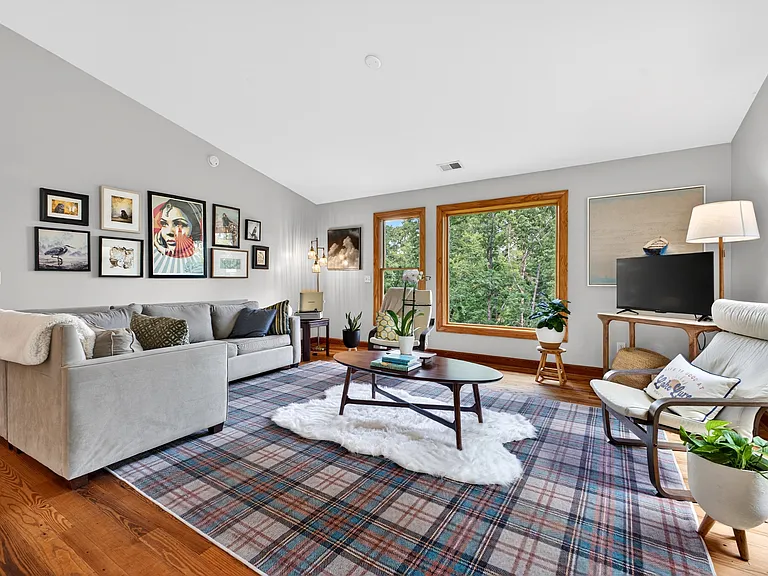 162 Hilltop Ct — Photo 5