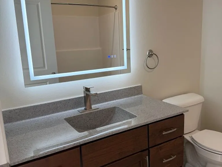 Brand New - War Eagle Apartments in the River Point District — Photo 44