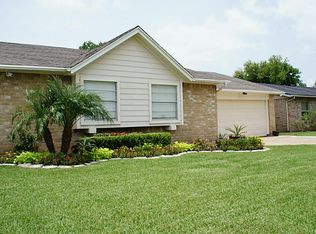 9903 Thrush St, La Porte, TX 77571