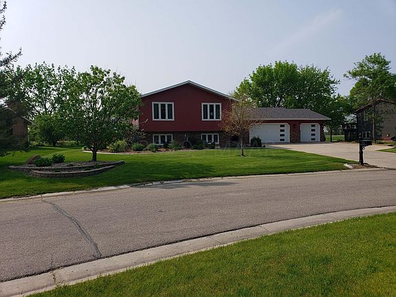 front with corner landscaping