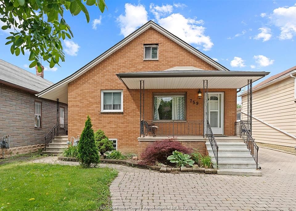 1st image of 759 Glengarry Ave