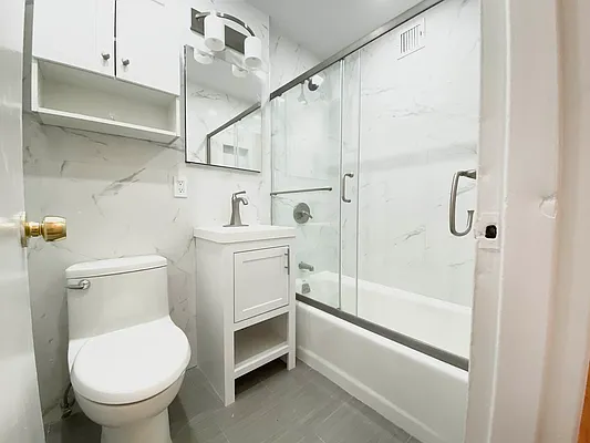 Rented by Papp Realty | media 12