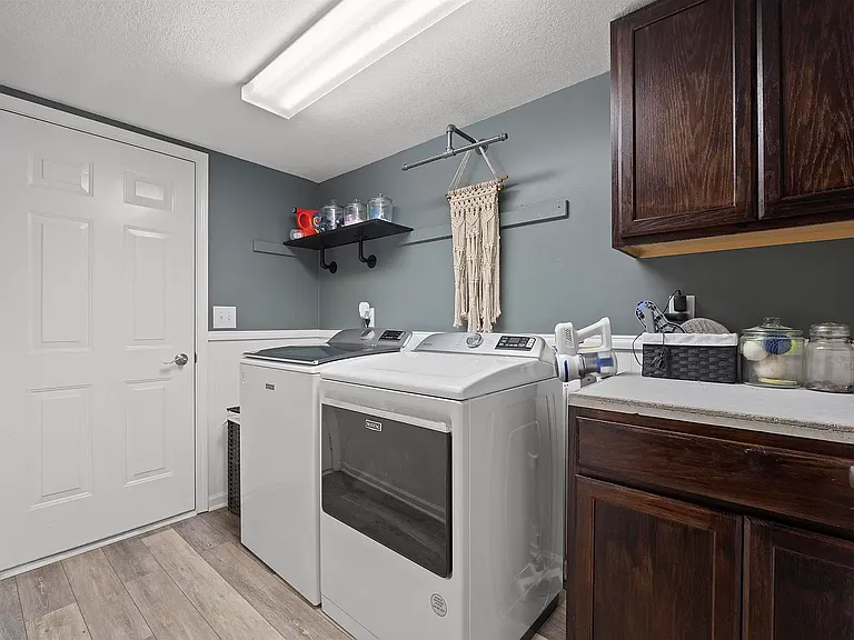 2226 Bluewater Trl — Photo 12