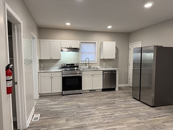 2nd image of 821 Hazard Ave #1