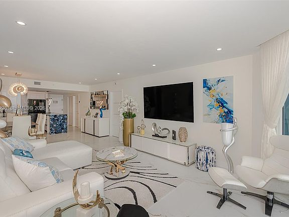 5th image of 17375 Collins Ave #1601